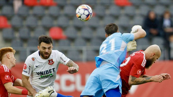 FC Hermannstadt, Sibiu, fotbal, Superliga, Liga 1, campionat, sezon 2025–2026, play-off, clasament, puncte, meci, victorie, egal, înfrângere, Stadion Municipal Sibiu, arenă modernă, inaugurare, antrenor, staff tehnic, jucători, portar, căpitan, atacant, goluri, apărare, atac, tranziție, tactică, strategie, adversar, Gloria Buzău, retrogradare, obiectiv, puncte, victorie acasă, deplasare, fani, suporteri, atmosferă, moral, lot, accidentări, concurență, buget, sponsori, drepturi TV, vizibilitate, motivație, disciplină, muncă, comunitate, presă locală, optimism, infrastructură, academie, juniori, dezvoltare, investiții, performanță, promovare, istorie club, înființare, 2015, promovare rapidă, Liga 2, ascensiune, dificultăți financiare, organizare defensivă, tranziție rapidă, rezultate, tur campionat, mijloc clasament, adversari direcți, punctaj, rivalitate, suport local, marketing, imagine club, valoare lot, transferuri, piața de transferuri, antrenamente, condiție fizică, pregătire, joc colectiv, unitate echipă, spirit, ambiție, determinare, provocări, oportunități, creștere, obiective pe termen lung, stabilitate, rezultate pozitive.